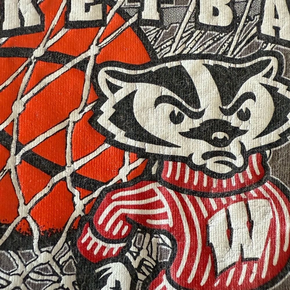 Wisconsin Basketball Gray Graphic Tee Short Sleeve - Picture 5 of 5